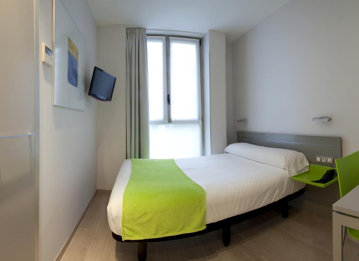 סן סבסטיאן Hotel & Suites Arrizul Gros חדר תמונה